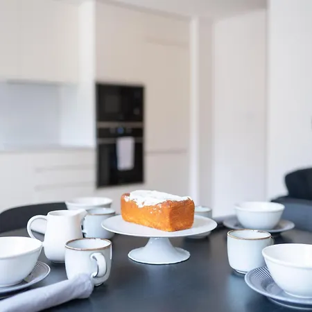 아파트 Lusiadas 53 2ºd - Beautiful Two-bedroom 리스본