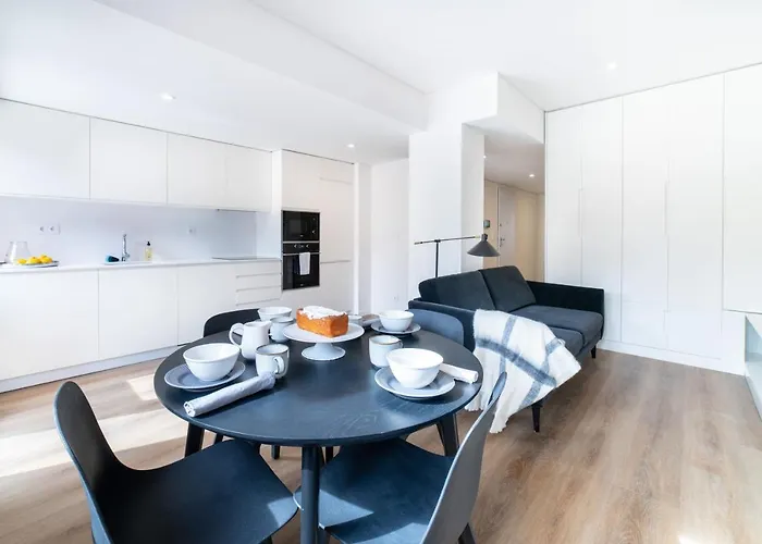 Lusiadas 53 2ºd - Beautiful Two-bedroom Apartment *