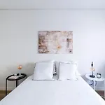 Lusiadas 53 2ºd - Beautiful Two-bedroom Lisboa