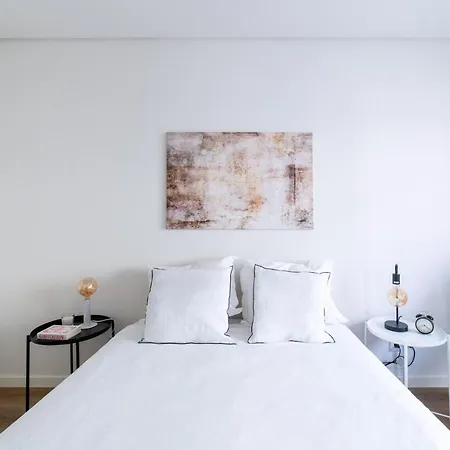 Lusiadas 53 2ºd - Beautiful Two-bedroom Lizbona